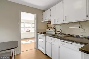908 N Arlington Mill Dr, Arlington, VA 22205 - Photo 11