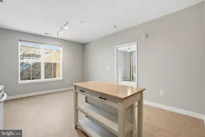 989 S Buchanan Street #303, Arlington, VA 22204 - Photo 3