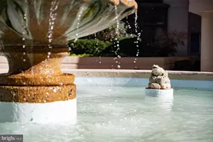 1211 S Eads St, Arlington, VA 22202 - Photo 3