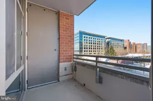 3650 S Glebe Road S, Arlington, VA 22202 - Photo 25
