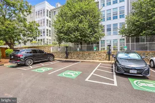 4127 S Four Mile Run Dr, Arlington, VA 22204 - Photo 47