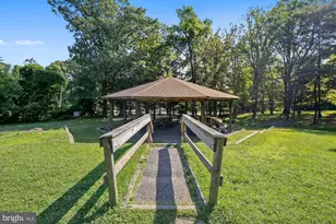 4127 S Four Mile Run Dr, Arlington, VA 22204 - Photo 51