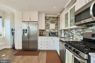 1300 S Arlington Ridge Rd, Arlington, VA 22202 - Photo 1