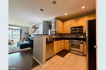 2321 25th Street S #2-201, Arlington, VA 22206 - Photo 3
