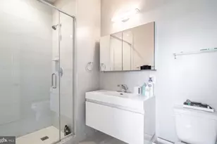 989 S Buchanan St, Arlington, VA 22204 - Photo 9