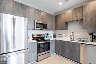 989 S Buchanan St, Arlington, VA 22204 - Photo 5