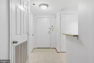 1050 N Taylor St, Arlington, VA 22201 - Photo 29