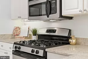 1050 N Taylor St, Arlington, VA 22201 - Photo 15