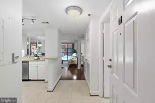 1050 N Taylor St, Arlington, VA 22201 - Photo 17