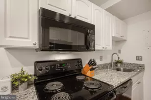 1913 N Rhodes Street N, Arlington, VA 22201 - Photo 5