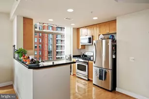 3650 S Glebe Rd, Arlington, VA 22202 - Photo 9