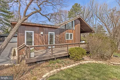 4715 38th Street N, Arlington, VA 22207 - Photo 3