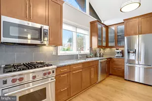 4715 38th St N, Arlington, VA 22207 - Photo 19