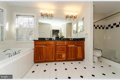 6401 29th Street N, Arlington, VA 22207 - Photo 27