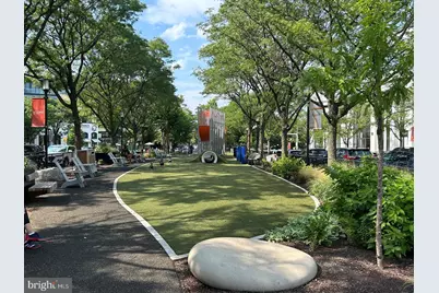 1021 N Garfield Street #812, Arlington, VA 22201 - Photo 9