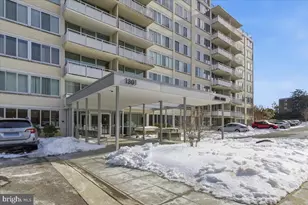 1301 S Arlington Ridge Rd, Arlington, VA 22202 - Photo 1
