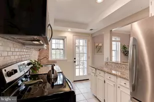 2886 S Abingdon St, Arlington, VA 22206 - Photo 11