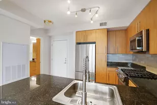 1021 N Garfield St, Arlington, VA 22201 - Photo 5