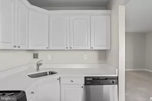 1021 Arlington Blvd, Arlington, VA 22209 - Photo 9