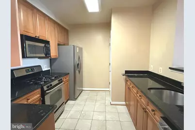 801 S Greenbrier Street #215, Arlington, VA 22204 - Photo 3