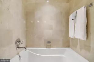 1111 19th St N, Arlington, VA 22209 - Photo 35