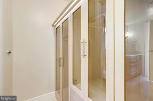 1111 19th St N, Arlington, VA 22209 - Photo 37