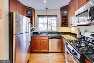 4139 S Four Mile Run Dr, Arlington, VA 22204 - Photo 3