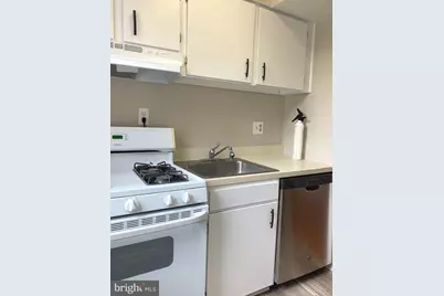 26 Old Glebe Road S #201, Arlington, VA 22204 - Photo 15