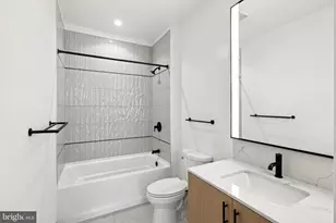 2051 S Bell St, Arlington, VA 22202 - Photo 3