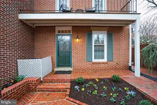 1945 N Calvert St, Arlington, VA 22201 - Photo 3