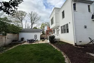 2316 S Arlington Ridge Rd, Arlington, VA 22202 - Photo 5