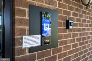 1515 S Arlington Ridge Rd, Arlington, VA 22202 - Photo 5