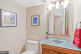 1101 S Arlington Ridge Rd, Arlington, VA 22202 - Photo 11
