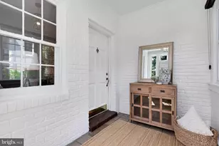 2710 S Joyce St, Arlington, VA 22202 - Photo 3