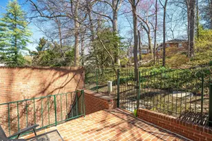 2325 S Queen St, Arlington, VA 22202 - Photo 3