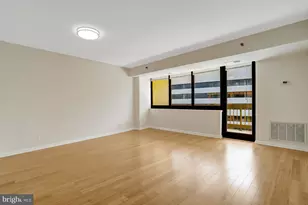 1805 Crystal Dr, Arlington, VA 22202 - Photo 5