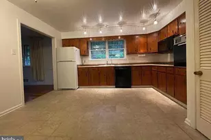 3637 38th St N, Arlington, VA 22207 - Photo 5