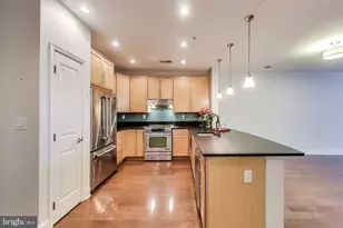 1418 N Rhodes St, Arlington, VA 22209 - Photo 13