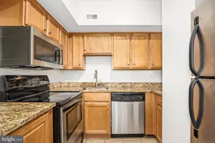 1001 N Randolph St, Arlington, VA 22201 - Photo 9