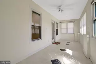 2206 S Grant Street S, Arlington, VA 22202 - Photo 23