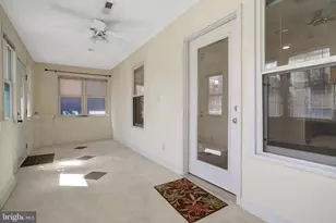 2206 S Grant Street S, Arlington, VA 22202 - Photo 21