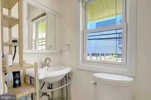 2206 S Grant Street S, Arlington, VA 22202 - Photo 29