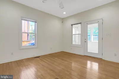 2206 S Grant Street S, Arlington, VA 22202 - Photo 17