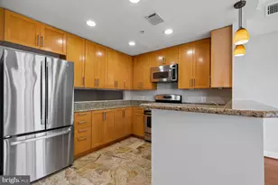 3650 S Glebe Rd, Arlington, VA 22202 - Photo 9