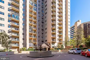 1211 S Eads St, Arlington, VA 22202 - Photo 3