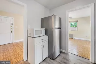 2726 Washington Blvd N, Arlington, VA 22201 - Photo 3