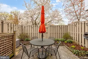 2433 S Walter Reed Dr, Arlington, VA 22206 - Photo 17