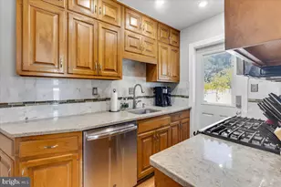 411 S Veitch St, Arlington, VA 22204 - Photo 9