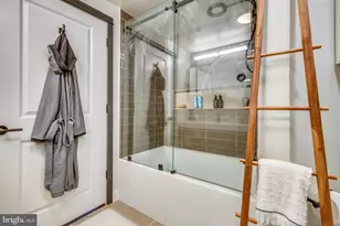 1021 N Garfield Street N, Arlington, VA 22201 - Photo 27