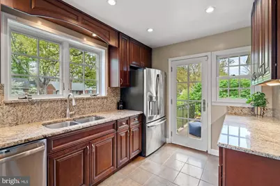 4857 Yorktown Boulevard, Arlington, VA 22207 - Photo 11